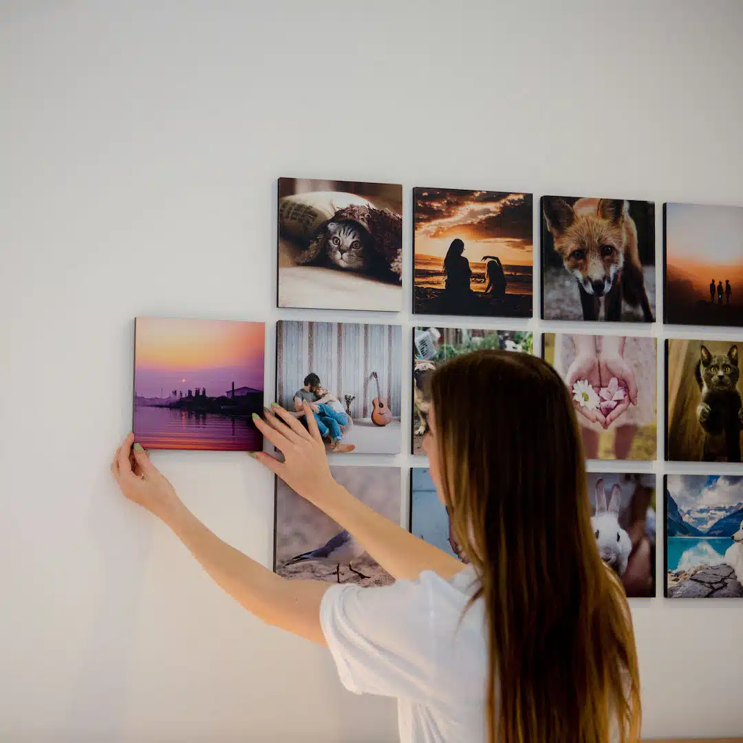 Arranging wall with Custom Photo Tiles 